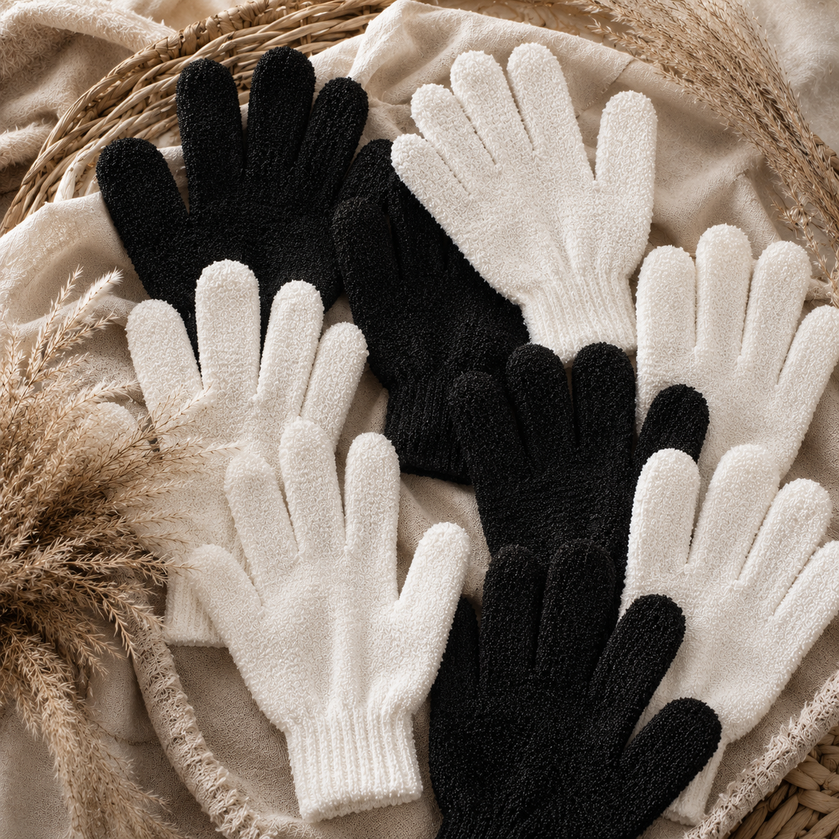Exfoliating gloves